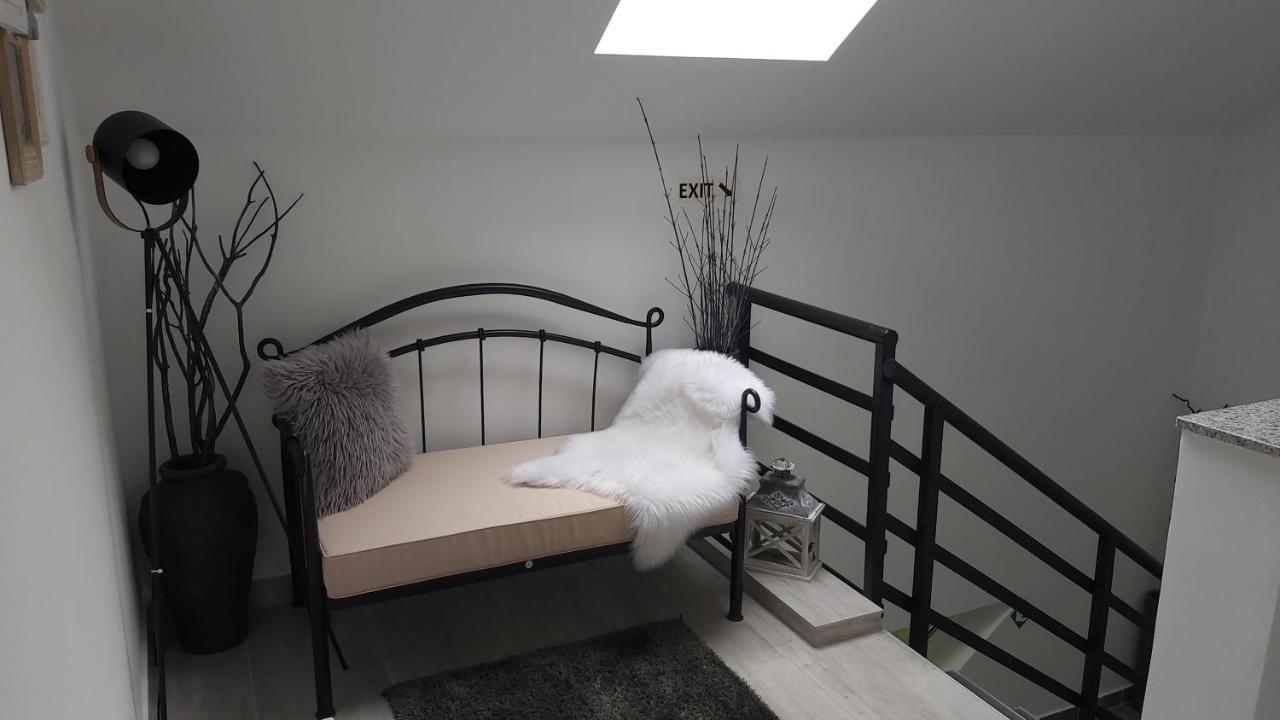 Rooms Grizzly スルニュ エクステリア 写真